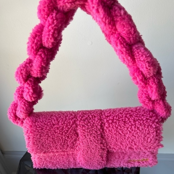 JACQUEMUS Le Bambidou shearling shoulder bag Pink - Picture 8 of 13